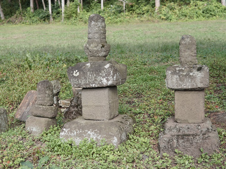 姉帯馬場宝筐印塔